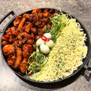 닭치대 (순살닭+치즈+대창) 메뉴 사진(네이버)