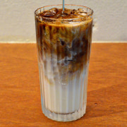돌체 콜드브루(Only ice) 메뉴 사진(네이버)