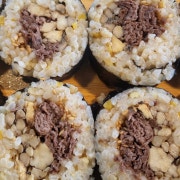 소고기 잡곡김밥 메뉴 사진(네이버)