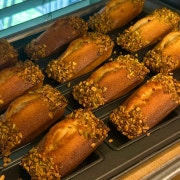 피스타치오 휘낭시에 메뉴 사진(네이버)