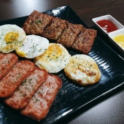 깡통햄 계란후라이 떡갈비(깡.계.떡) 메뉴 사진(네이버)