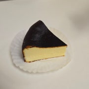 바스크 치즈케이크 메뉴 사진(네이버)