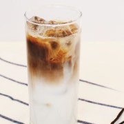 아이스 바닐라 빈 라떼 메뉴 사진(네이버)