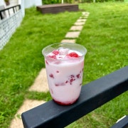 딸기라떼 ONLY ICE 메뉴 사진(네이버)