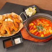 떡치세트(모짜렐라비엔나떡볶이+치킨) 메뉴 사진(네이버)