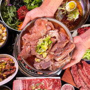 숙성양념 한돈 목살갈비 메뉴 사진(네이버)