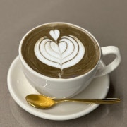 호지차라떼/Hojicha Latte 메뉴 사진(네이버)