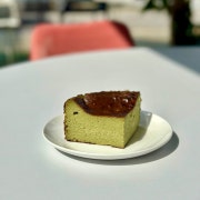 말차 바스크치즈케이크 메뉴 사진(네이버)