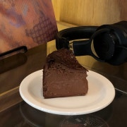 발로나초코 치즈케이크 메뉴 사진(네이버)