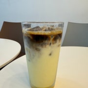 옥수수라떼(Only Iced) 메뉴 사진(네이버)