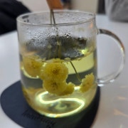 국화스틱꽃차 메뉴 사진(네이버)