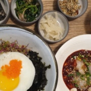 순살양념게장비빔밥 메뉴 사진(네이버)