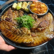 흑돼지 숯불 양념구이 메뉴 사진(네이버)