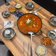 생돼지 김치찌개 메뉴 사진(네이버)