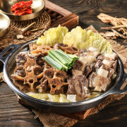 꼬리 소갈비 수육전골 700g(2인) 메뉴 사진(네이버)