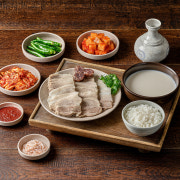 수육 백반 메뉴 사진(네이버)