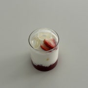 딸기라떼 메뉴 사진(네이버)