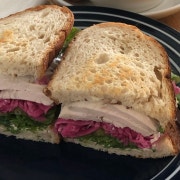 Chicken sandwich 메뉴 사진(네이버)