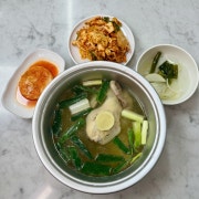 토종닭한마리 중(2~3인분) 메뉴 사진(네이버)