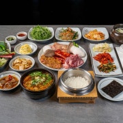 2색 시그니처 돈갈비 연인 세트 메뉴 사진(네이버)