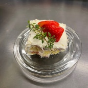 딸기 푸딩케이크 메뉴 사진(네이버)