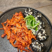 무뼈닭발(주먹밥 포함) 메뉴 사진(네이버)