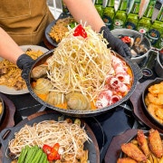 산더미 우삼겹 마라크림 해물전골 메뉴 사진(네이버)