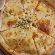 고르곤졸라피자 메뉴 사진(네이버)