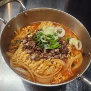 ㅇㄱㄹㅇ 소고기라면(2봉) 메뉴 사진(네이버)