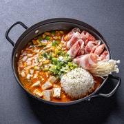 우삼겹 된장술밥 메뉴 사진(네이버)