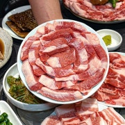 한정수량 등겹살100g 메뉴 사진(네이버)