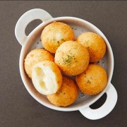 모짜렐라 치즈볼 메뉴 사진(네이버)