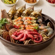 해물꽃게탕+솥밥정식(대)3-4인 메뉴 사진(네이버)
