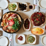 해물꽃게탕+솥밥정식(중)2인 메뉴 사진(네이버)
