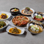 (평일)꽃돼지갈비정식(250g) 메뉴 사진(네이버)