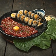 육회 김밥쌈 모듬 메뉴 사진(네이버)