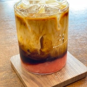 더치 피치 라떼 메뉴 사진(네이버)