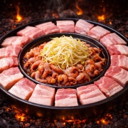 철판 쭈꾸미삼겹 원가100% 삼겹추가 메뉴 사진(네이버)