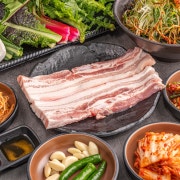 솥뚜껑 미박삼겹살(180g) 메뉴 사진(네이버)