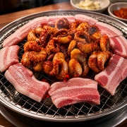 숯불 쭈꾸미+돼지 세트 메뉴 사진(네이버)