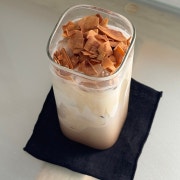 코코넛솔티돌체라떼 메뉴 사진(네이버)