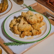 '살살녹는' 눈꽃치즈치킨 메뉴 사진(네이버)