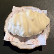 요거트망고 왁뿌소금빵 메뉴 사진(네이버)
