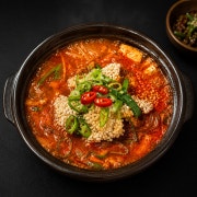 누룽지 매운스지전골 메뉴 사진(네이버)