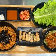 김치볶음밥+따띠삼겹 메뉴 사진(네이버)