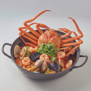 해물폭탄 홍게 라면 메뉴 사진(네이버)
