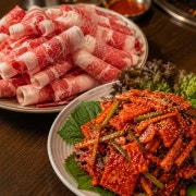 홍차세트(홍어무침과 차돌박이세트) 메뉴 사진(네이버)