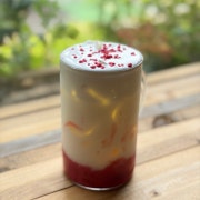 딸기라테 (아이스) 메뉴 사진(네이버)
