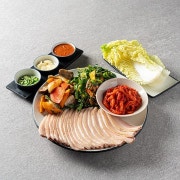 광어초무침 직화가브리삼합(쟁반국수) 메뉴 사진(네이버)