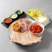 국내산홍어삼합(쟁반국수) 메뉴 사진(네이버)